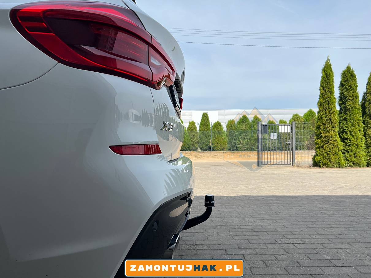 zdjecie samochodu bmw x3 po montazu haka holowniczego westfalia